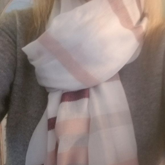 Blanket sized scarf NWT - Picture 5 of 6